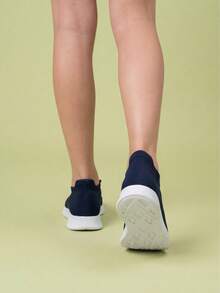 儿童针织系带休闲套脚鞋，轻便透气舞蹈运动鞋