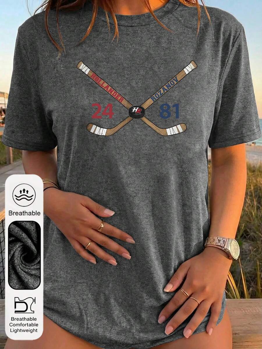 大码女式日常热情图案圆领短袖休闲夏季上衣，女式曲棍球交叉球杆图案T恤，冰球主题T恤 - 深灰色 - 查看 1