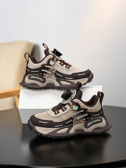 1 par de zapatillas deportivas de caña baja y suela gruesa para niños, diseño de corte de colores, de moda y versátil para uso diario, hebilla giratoria ajustable, fácil de poner y quitar, adecuado para la escuela y estudiantes