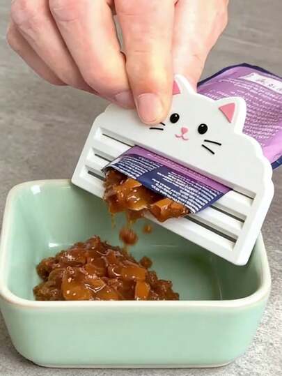 Cat Food Squeezer - Efficiently Extracts Food From Bags, Maximizes Leftovers, And Ensures No Waste. Perfect For Cat Owners Who Value Clean Feeding And Easy Operation. This Squeezer Is Ideal For Food Bags, Easy To Clean, And Always Hygienic. It Is