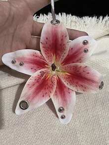 Móc khóa hình hoa ly mới, mặt dây chuyền điện thoại đa năng cá nhân hóa, thiết kế độc đáo tối giản thời trang, phụ kiện móc chìa khóa xe hơi tinh tế với đinh tán, phù hợp để phối đồ hàng ngày và làm quà tặng. - Nhiều màu - Xem 4