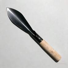 1把65号锰钢园艺铲；锋利淬火刀片，适合种植；木质防滑手柄；耐磨防锈；草坪修补必备工具；适用于盆栽植物、园艺和移植；户外沙滩挖掘、淘金、露营和采摘野生蔬菜；适合室内外使用。 - 彩色 - 查看 10