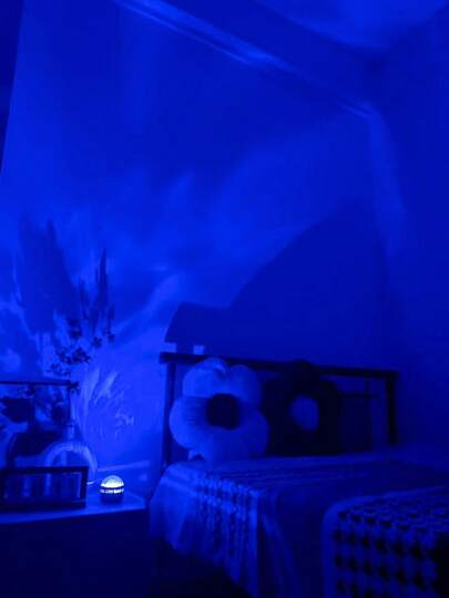 1个LED北极光投影灯 - USB氛围灯，7种颜色模式，卧室助眠夜灯，带遥控器，适合营造卧室氛围、房间和节日装饰，圣诞节、情人节、生日礼物