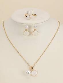 1件貝殼珠寶套裝（包含項鍊、戒指、耳環）,適合女性,是理想的禮物,新潮的固定鎖鎖鎖鎖鎖鎖鎖鎖鎖,再以鎖骨鍊造型