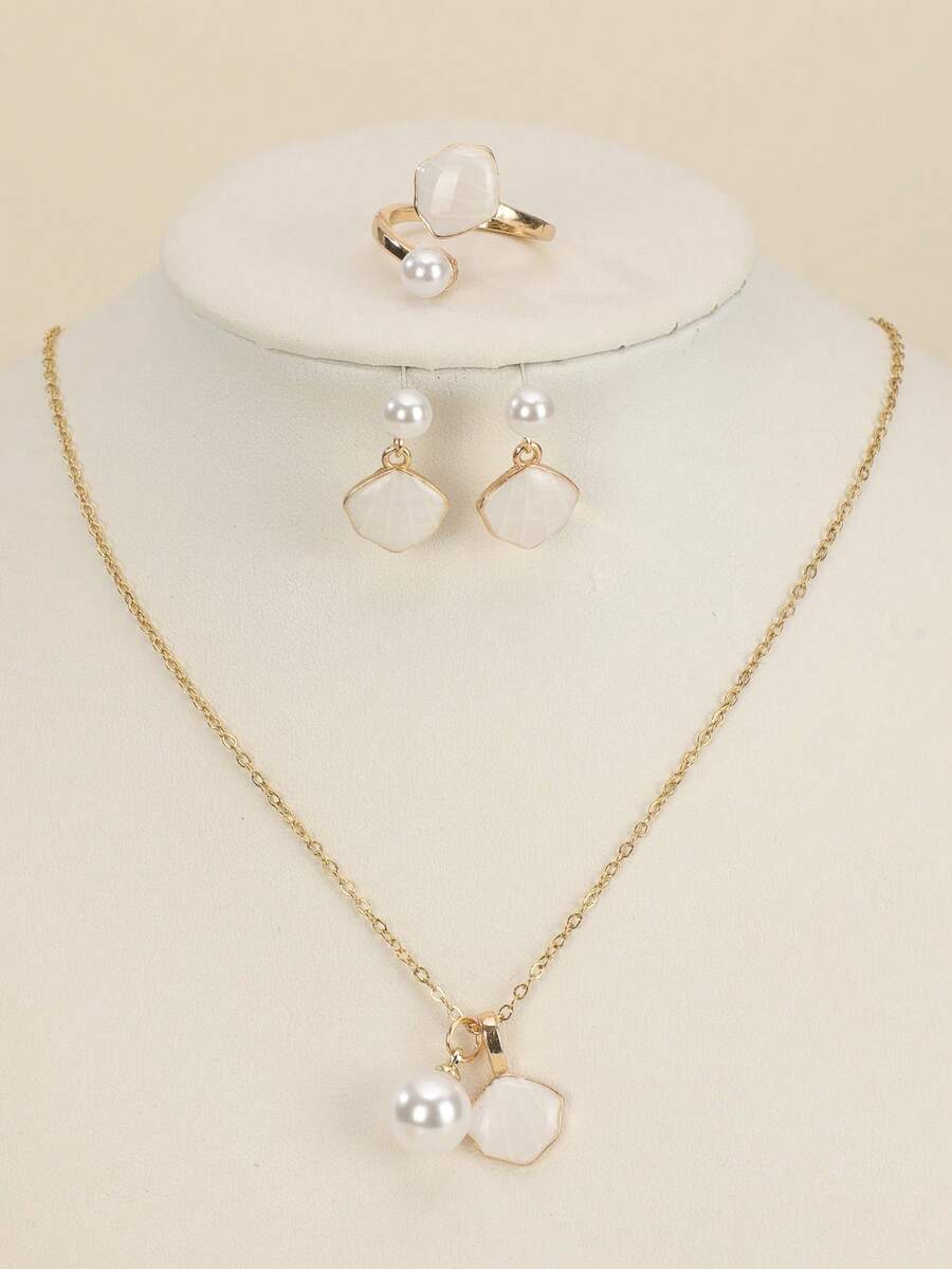 1件貝殼珠寶套裝（包含項鍊、戒指、耳環）,適合女性,是理想的禮物,新潮的固定鎖鎖鎖鎖鎖鎖鎖鎖鎖,再以鎖骨鍊造型