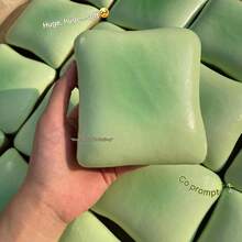 1个逼真茉莉吐司造型慢回弹软胶减压面包挤压玩具，是送给朋友、家人、生日、情人节、复活节、圣诞节的完美礼物。 - 彩色 - 查看 7