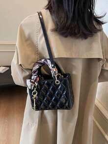 时尚菱形纹理手提包，简约个性女士单肩包，新款时尚斜挎包带吊坠 - 黑色 - 查看 4