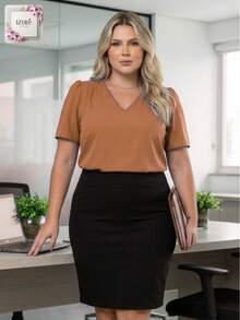 Blusa Feminina Social Plus Size Elegante Manga Curta Moderna Tecido Duna GG G1 G2 G3 Verão Trabalho - Marrom Caramelo - Visão 9