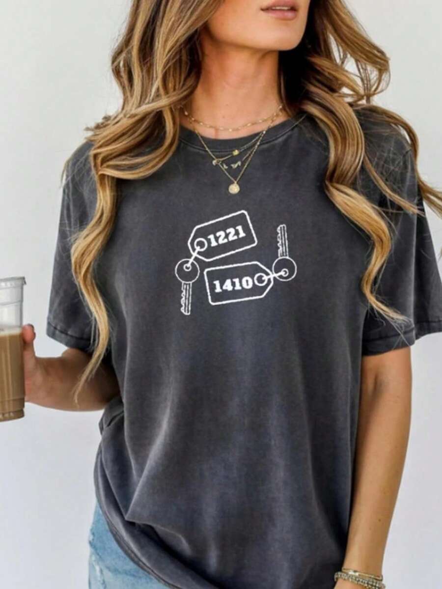 Oversized  Women's Grey Shirts  Room Numbers Team Hollanov Tshirt Hockey Romance Heated Rivalry Fan Shirt Cozy Cabin, Heated Rivalry Shirt, Funny Shirt, Romance Hockey Shirt - 灰色 - 查看 1