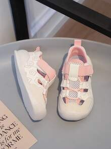 女婴凉鞋，橡胶防滑鞋底，时尚百搭小熊图案魔术贴设计 - 粉色 - 查看 3