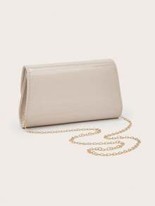 这款迷人的漆皮大容量晚宴手拿包，配有闪亮的链条肩带和时尚的翻盖设计，既是一款奢华的纯色婚礼派对手提包，也可作为女士链条单肩斜挎包使用。它适合少女、大学生、年轻职业女性和上班族女性，是派对、婚礼、晚宴和正式场合的完美之选，可与女士舞会礼服、派对配饰、亮片连衣裙、闪亮连衣裙和优雅连衣裙完美搭配。 - 杏色 - 查看 5