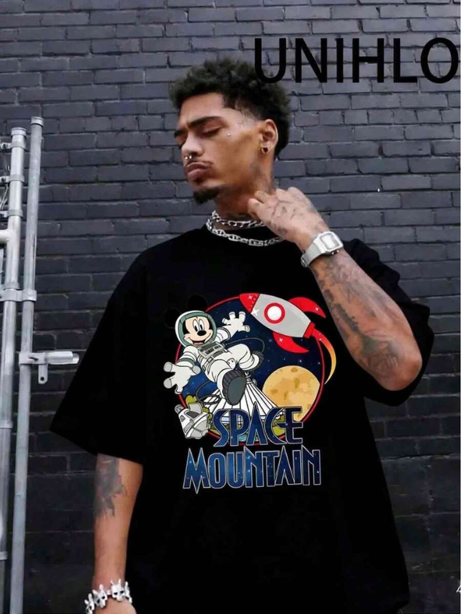 Disney UNIHLO Street Life Men's Casual Loose  Mickey Cartoon  Print Short Sleeve T-ShirtSummer - 黑色 - 查看 1