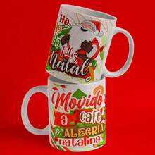 Caneca de Porcelana 325ml Personalizada Natal Movido a Café + Nome - Multicolorido - Visão 2