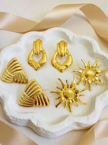 18K Gold-Plated Stainless Steel Earrings | Hypoallergenic, Scratch-Resistant, And Fade-Resistant, Featuring A Classic, Minimalist Design Suitable For Both Men And Women. Perfect For Everyday Wear, Holidays, Vacations, And Parties. - Gold - View 7