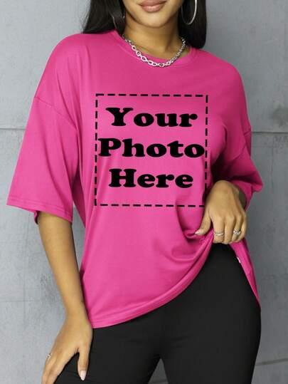 Parte superior deportiva de manga corta y cuello redondo personalizada para mujer talla grande. Puede agregar texto e imágenes (selfie/paisaje/familia/amigos/pareja/patrón/mascota, etc.). Elija su fuente y color favoritos para diseñar su camiseta impresa exclusiva. Regalo ideal para novias, parejas, etc. Verano