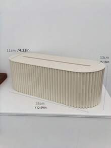 这款时尚且节省空间的大容量隐藏式电线收纳盒可用于隐藏电源插座、桌面插座和电线管理盒。它适合日常使用，采用白色桌面设计，是宿舍墙面收纳的理想之选，并带有儿童安全锁，可防止触电。 - 彩色 - 查看 3