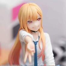 1 pieza Figura de personaje de anime, estatua decorativa de estilo JK de dibujos animados en pose sentada, adecuada para colocar en el tablero del automóvil, la caja de la computadora, el estante de libros, regalo ideal para fans del anime - Multicolor - Ver 6