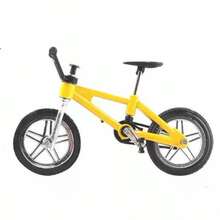 1件娃娃屋迷你手指自行车，活力脚踏车，手指玩具滑板车模型，袖子场景BJD道具，时尚迷你滑板车，微缩家居场景，逼真自行车，微缩家居场景，道具配套装饰品，小型雕像，海盗船，环太平洋机甲模型，托雷·拉莫斯模型，卡加内尔模型，雅致瓷器模型，适用于微缩场景摄影 - 彩色 - 查看 10