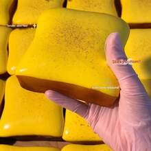 1个逼真茉莉吐司造型慢回弹软胶减压面包挤压玩具，是送给朋友、家人、生日、情人节、复活节、圣诞节的完美礼物。 - 彩色 - 查看 14