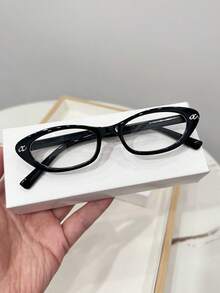1pc Women's Casual Retro Cat Eye Small Frame Black Fashion Flat Glasses, Suitable For Daily Wear And Street Photography - Black - View 9