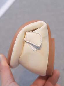 1 Pair Toddler Girls' Cute Princess Leather Shoes, Breathable Soft Sole Anti-Slip Versatile Children Shoes, Hook And Loop Closure Mary Jane Shoes, Convenient For Spring, Summer, Autumn - Beige - View 11