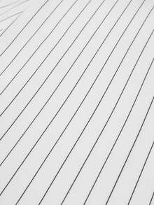 GRDR Camiseta de manga corta con cuello en V y rayas verticales estampadas de moda para hombres, nueva llegada de verano - Blanco - Ver 5