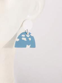 一对手工制作的夸张半圆形白色云朵图案软陶耳环，时尚独特，适合派对、外出和日常佩戴。 - 藍白色 - 查看 6