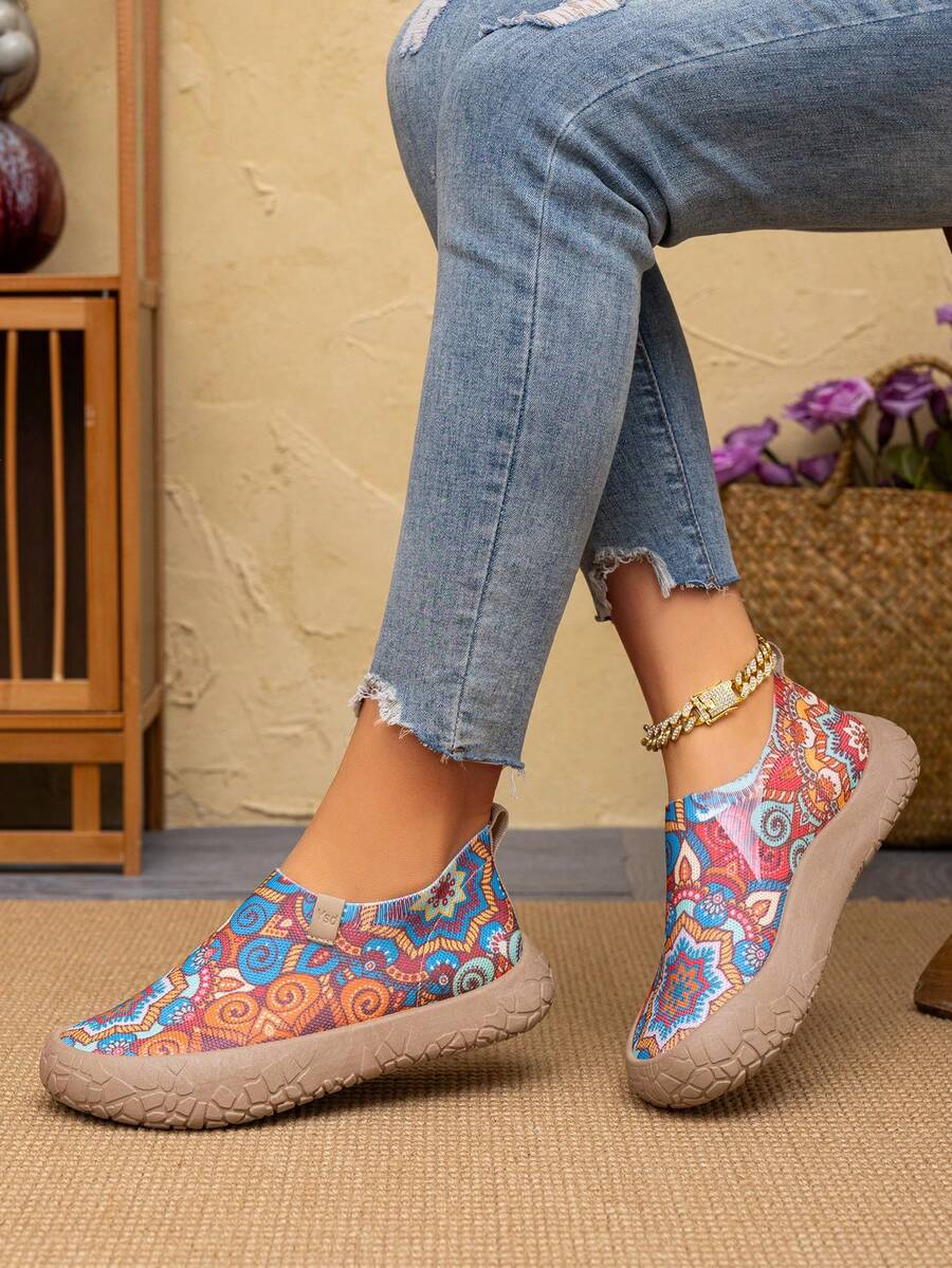 2026 Zapatos casuales de mujer versátiles y cómodos con diseño pintado, punta redonda ancha - Rojo - Ver 1