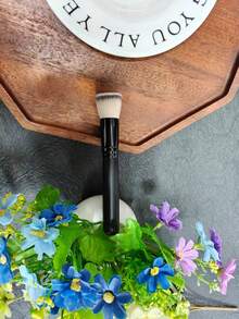 2-In-1 Black Makeup Brush, Suitable For Daily Facial Makeup And Professional Skincare Routine. Professional Beauty Tool