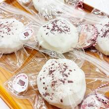 3件装硅胶巧克力、牛奶、饼干慢回弹玩具，逼真减压创意玩具，适合成人办公室和家庭使用 - 彩色 - 查看 3