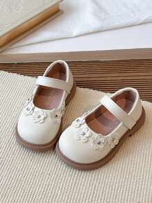 1 par de zapatos planos de moda para niños, parte superior de PU con patchwork, unicolor de cuero PU principal con decoración de flores de rhinestone, diseño de punta redonda con patchwork simple y fresco, suave y liviano transpirable, cierre de conveniente, adecuado para uso diario casual, juego, ocasiones festivas, combinando estética y practicidad. - Beis - Ver 6