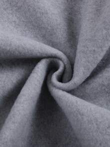 Boys' Crew Neck Pullover Sweatshirt, Suitable For Spring, Autumn, And Winter, For Children Aged 8-12. Gray, Loose And Comfortable Fit. Front Features "LIGHTNING MCQUEEN" In Red Lettering And A Lightning McQueen Racing Car Print. Back Features A Collaboration Of Lightning McQueen, Mater, And Mickey Mouse. Disney Cars Themed Design. Skin-Friendly And Breathable Fabric. Can Be Paired With Jeans, Sweatpants, Or Casual Shorts For Various Looks. Suitable For School, Weekend Outings, Family Gatherings, Disneyland Visits, And More. Eye-Catching Cartoon Design, A Must-Have For Back-To-School Season. Machine Washable And Durable. Fits All Body Types. Versatile And Practical Children's Top. Popular American Children's IP Collaboration Sweatshirt. Boys' Everyday Casual Top. Disney-Themed Children's Fun Printed Pullover Sweatshirt. Comfortable And Skin-Friendly Top For Teenagers. Unique Patterned Boys' Sweatshirt. - Màu Xám nhạt - Xem 11