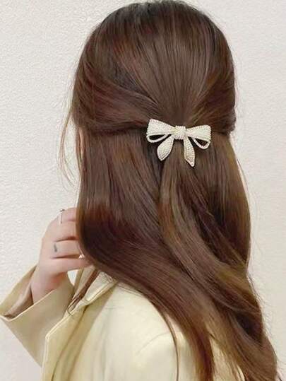 1个女士珍珠水钻蝴蝶发夹，适合日常生活、休闲、派对、通勤、度假——发饰，送给女友、妈妈的最佳礼物，适合庆祝、生日、周年纪念日或毕业典礼。