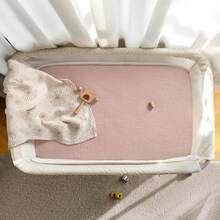 2 件装棉纱布床边婴儿床单，33x20 英寸，超柔软透气，适合男婴和女婴，婴儿礼物 - 彩色 - 查看 4