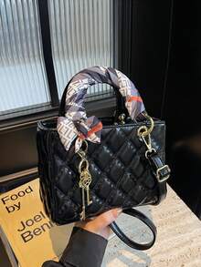 时尚菱形纹理手提包，简约个性女士单肩包，新款时尚斜挎包带吊坠 - 黑色 - 查看 1