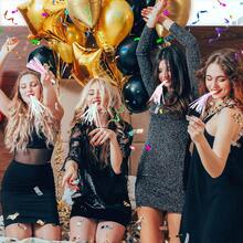 6个彩色流苏龙形哨子 - 浅粉色、紫色、蓝色和绿色流苏，闪亮设计 | 非常适合生日派对、婚礼、摇滚主题活动和节日聚会 - 理想的派对装饰品和氛围营造者 - 彩色 - 查看 4