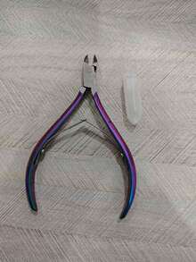 1pc Stainless Steel Cuticle Nipper, Sharp Cuticle Cutter With Gradient Titanium Coating, Ergonomic Handle Nail Care Tool For Removing Calluses And Hangnails, Professional Manicure Trimmer With Dual Blades, High Quality