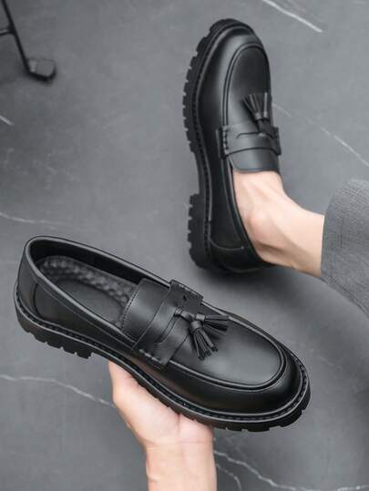 Men's Loafers, Soft Synthetic Leather Business Slip-On Shoes, 2026 New Black & White Pattern Casual Shoes, Korean Style British Soft Sole Summer Comfortable Outdoor Shoes, Minimalist Versatile Moccasins, Vintage Daily Shoes, Luxury High-Quality Slip-On Fisherman Shoes, Tassel Decor Wedding Shoes, Valentine's Day Halloween Shopping Date Men's Shoes, Lightweight Easy Wear Shoes, Fashion Formal Shoes, Flat Pointed Toe Commuter Work Shoes, Gentleman Social Shoes, Groom Shoes, Holiday Gift, Spring Autumn Driving Loafers
