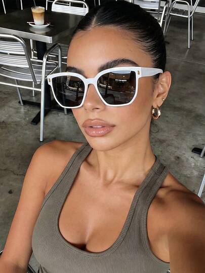 Women Men White Retro Square Sunglasses, Classic Plastic Frame Fashion Glasses, Summer Holiday Essential Vintage Shades For Beach Travel Driving Daily Wear