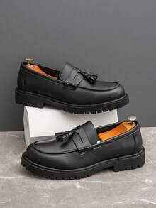 Giày lười nam, giày da mềm mại công sở, giày casual họa tiết đen trắng mới năm 2026, giày mùa hè đế mềm kiểu Hàn Quốc và Anh, giày moccasin đơn giản đa năng, giày retro hàng ngày, giày liền thân kiểu ngư dân, giày cưới trang trí tua rua cho ngày Valentine, Halloween, trang phục thường ngày, giày công sở nhẹ nhàng thoải mái, giày da mũi nhọn đế bằng nhỏ cho công sở, giày lịch sự cho quý ông, giày chú rể, quà tặng ngày lễ, giày lười Penny mùa xuân/thu. - màu đen - Xem 4