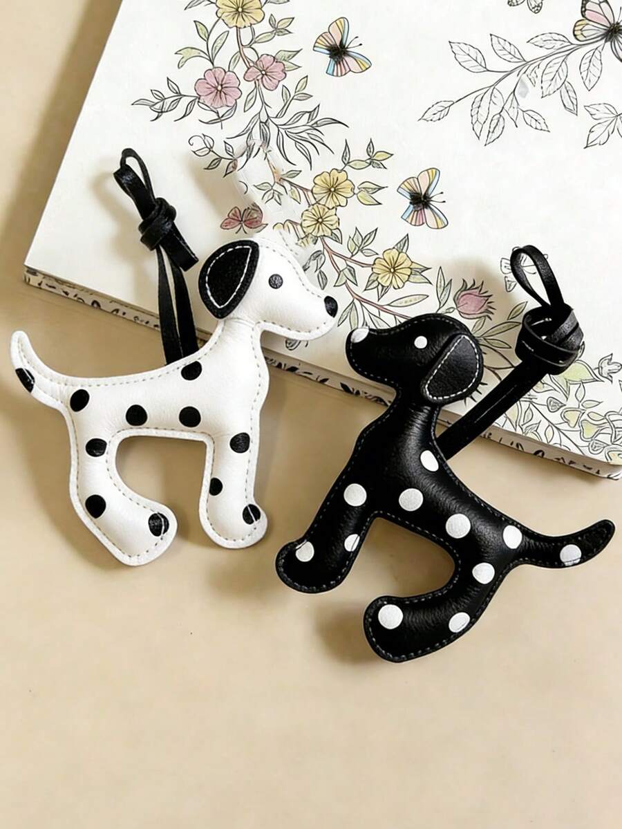 手工制作可爱卡通斑点狗吊坠装饰，柔软PU皮革狗狗饰品，可调节挂绳，包包/文具盒挂件，背包装饰，手工钥匙扣挂件，返校背包配件 - 彩色 - 查看 1