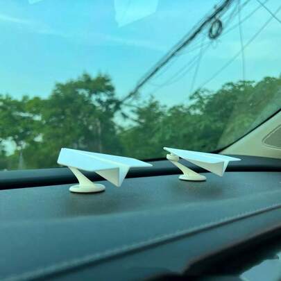 汽车纸飞机装饰品，创意惯性跟随飞机造型装饰玩具，适用于汽车内饰中控台