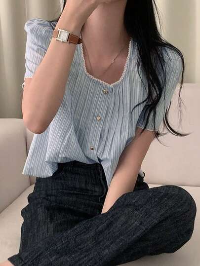 女士条纹方领短袖衬衫