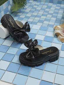 1 Pair Black Butterfly Decor PU Round Toe Slip-On Mules, Thick Platform Sole Design, Suitable For Girls Aged 6-15 For Casual, Walking, Beach, Daily Wear, 2026 Spring/Summer New - Black - View 3