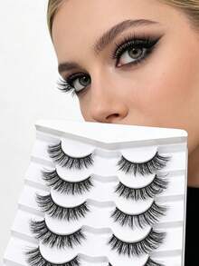 7对假睫毛，采用柔软的仿貂毛制成。它们适合作为日常妆容的自然美妆工具。 - 彩色 - 查看 7