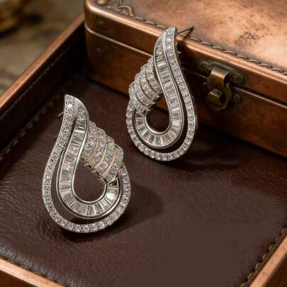 优雅几何造型耳环，镶嵌闪亮立方氧化锆，适合女性佩戴 - 是婚礼、派对和情人节礼物的完美之选，情人节珠宝 | 闪亮耳环 | 铜质耳环