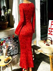 Women's Spring Dress, New Spring/Summer Red Floral Print Knit Stretch Fitted Flare Sleeve Dress, Elegant Dress From Spring To Summer, Valentine's Day Dress - Red - View 3