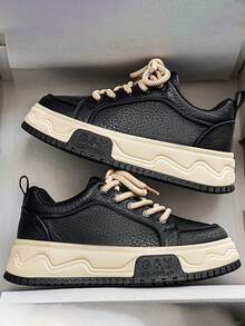 New Men's Black Textured Thick Sole Sneakers, Retro Casual Style With Wavy Midsole Details, Suitable For Daily Wear & Hangouts With Friends - Black - View 1