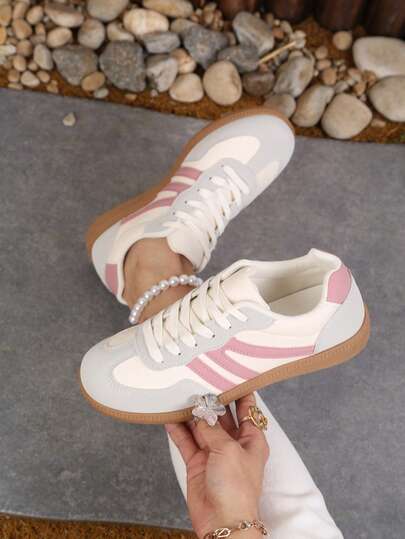 LUCKY STEP Women's Flat Fashion Sneakers, Retro Classic Lace-Up, Stylish Leather & Mesh, Tennis/Running/Walking Shoes