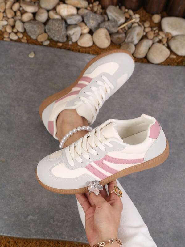 LUCKY STEP Women's Flat Fashion Sneakers, Retro Classic Lace-Up, Stylish Leather & Mesh, Tennis/Running/Walking Shoes